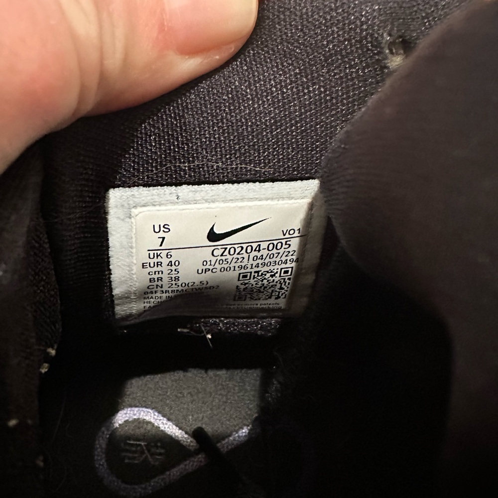Kyrie Nike Black and Silver Athletic Shoes - Picture 5 of 5